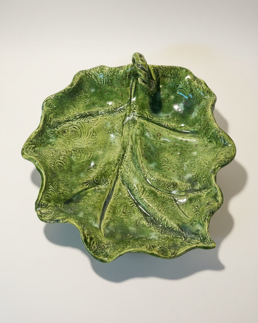 Vassoio Decorativo a Foglia in Ceramica Smaltata